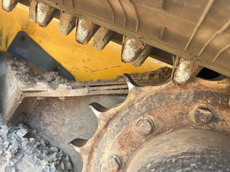 2020-deere-333g-image-27