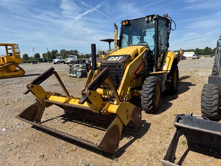 #160-•-#27079-•-caterpillar-f20f-2-4x4-backhoe-loader-image-1