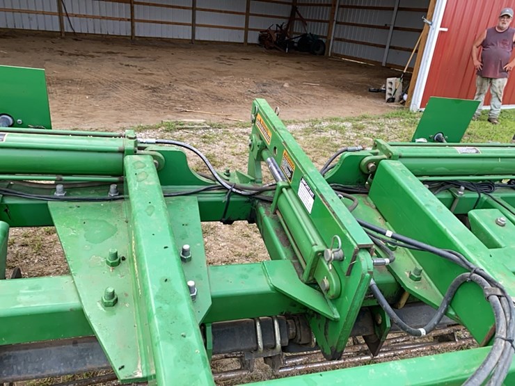 john-deere-200-image-10