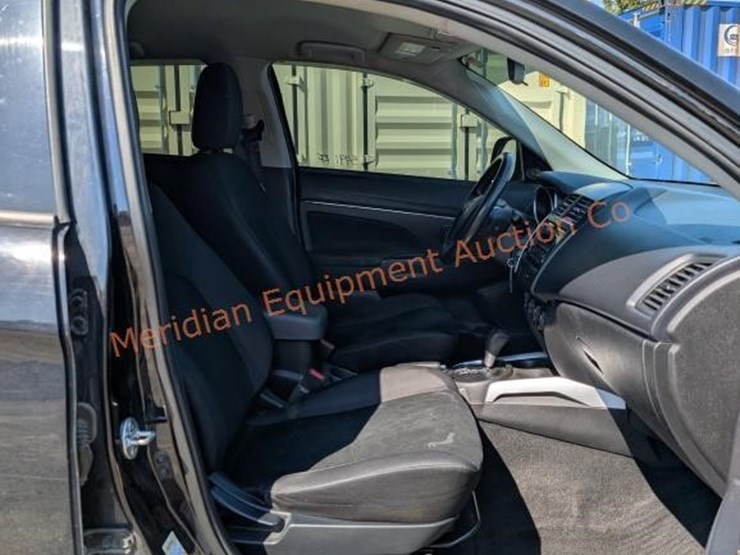 2014-mitsubishi-outlander-image-35