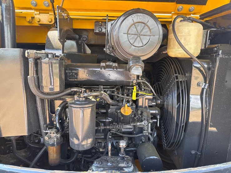2011-komatsu-pc56-7-image-16