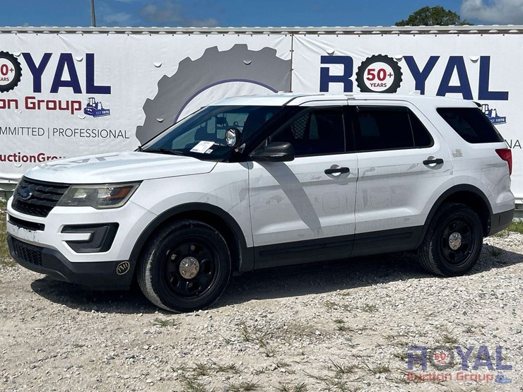 2016-ford-explorer-image-1