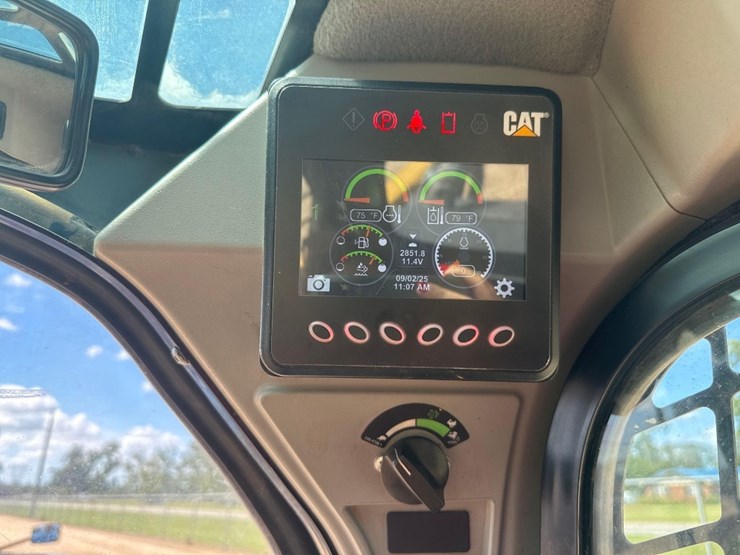 2018-caterpillar-299d2-image-28