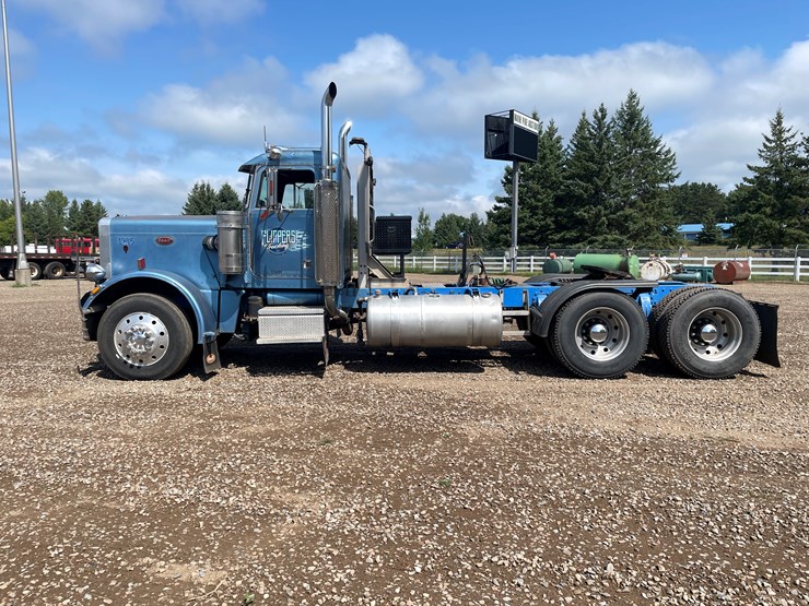 #2148-•-1985-peterbilt-359-truck-tractor-(has-mn-title)-image-2