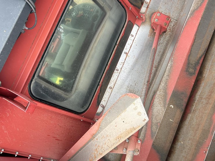 2015-case-ih-8240-image-108