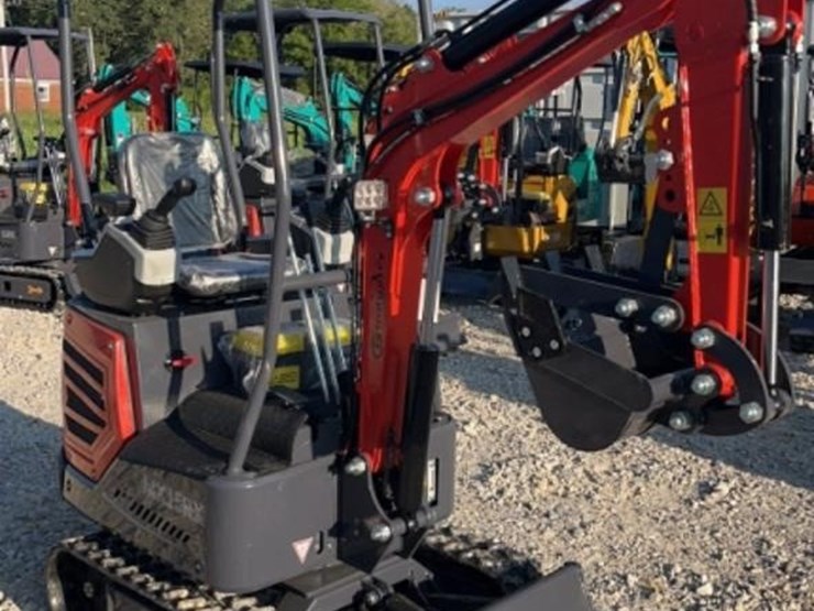 2025-cfg-mx15rx-mini-excavator-image-3