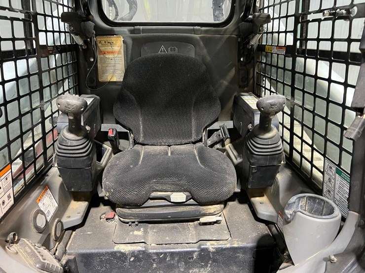 2021-bobcat-t740-image-21