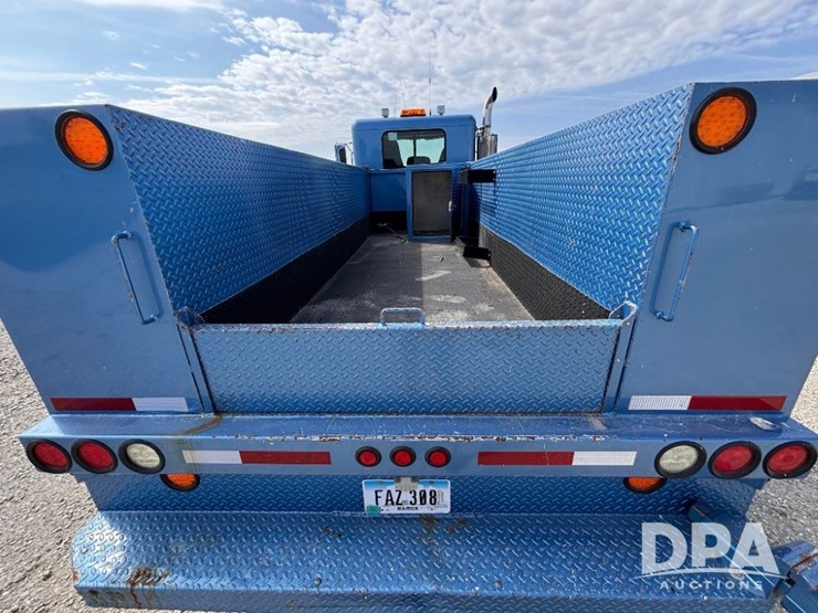 1988-peterbilt-377-image-38