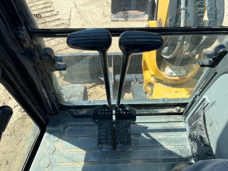 2019-caterpillar-305e2-cr-image-34