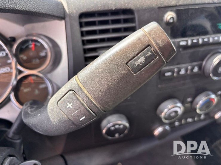 2014-chevrolet-2500hd-image-75