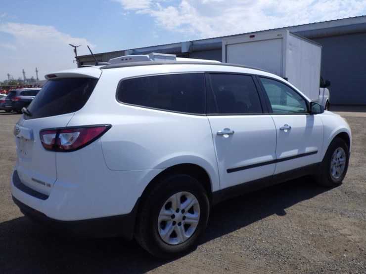 2016-chevrolet-traverse-image-3