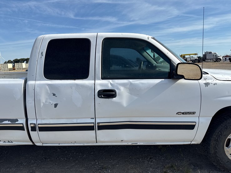 2002-chevrolet-1500-image-17