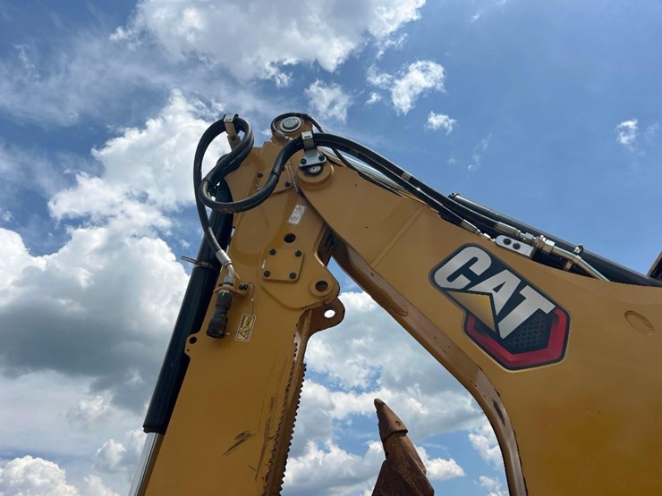 2021-caterpillar-420-image-26