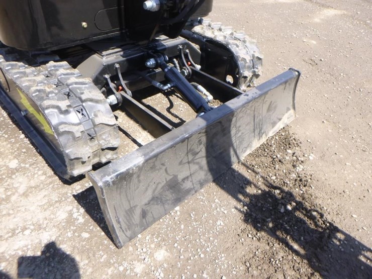 2025-vicsec-vc15-hydraulic-excavator-image-16