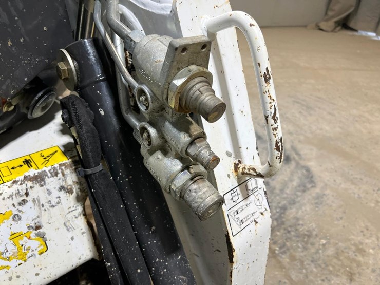 2022-bobcat-t450-image-11