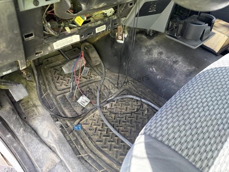 2015-ford-f550-image-21