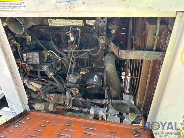 2017-e-z-beever-m12r-towable-brush-chipper-image-7
