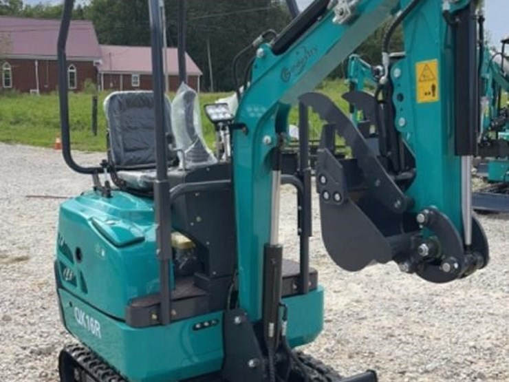 2025-cfg-qk16r-mini-excavator-image-3