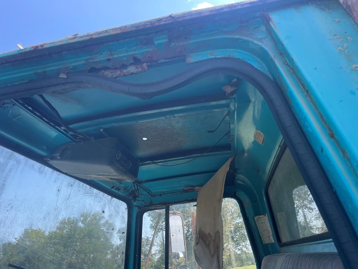 #280-•-#24138-•-inop-1971-ford-t/a-single-cab-auger-truck-n80fvl70713-image-29