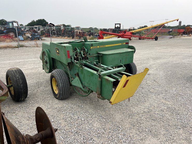 john-deere-327-image-6