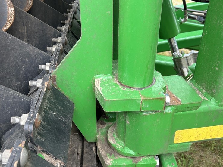 2021-john-deere-2680h-image-27