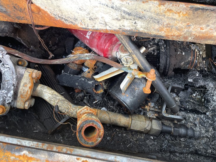 #2059-•-lull-telehandler-*non-runner*-*fire-damage*-image-31