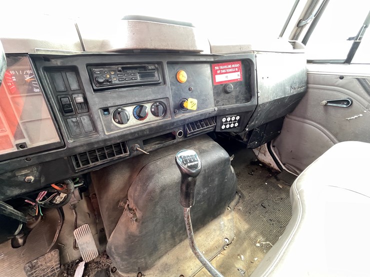 1998-international-4700-image-18