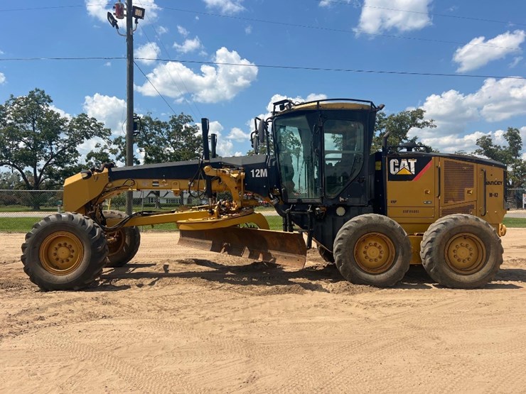 2011-caterpillar-12m-image-1