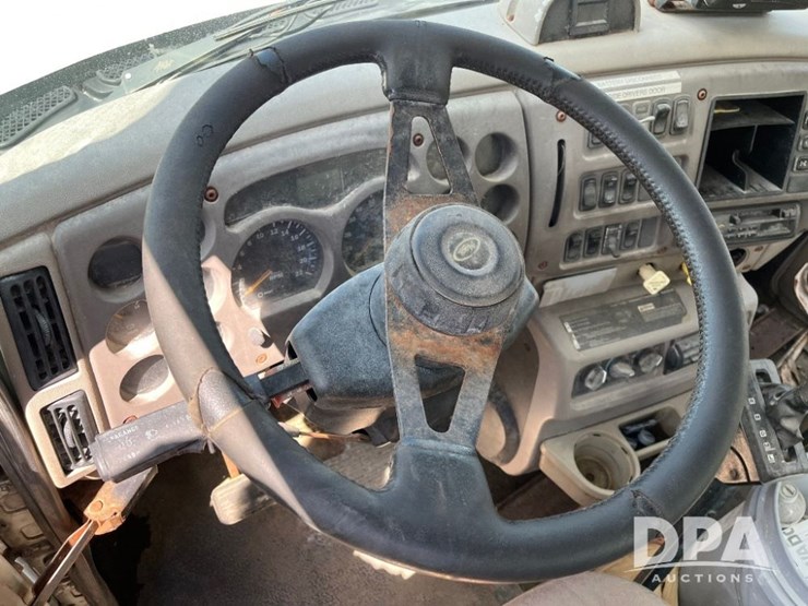 2002-mack-ch613-image-41