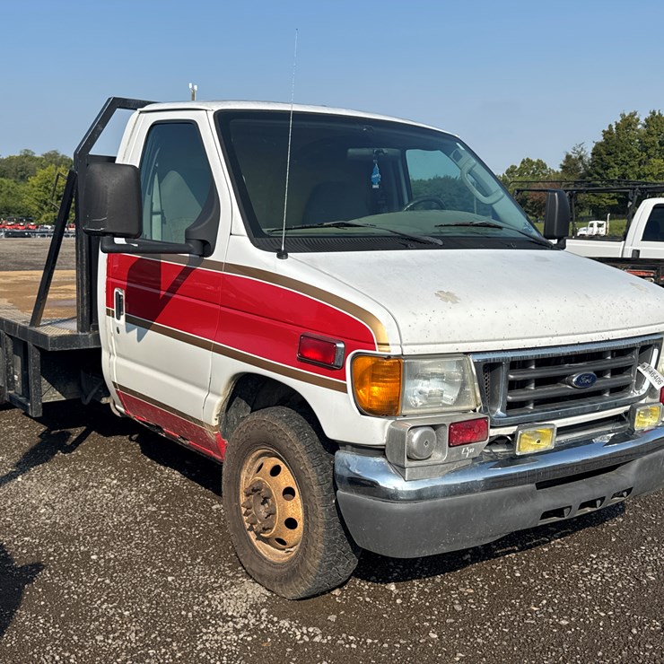2005 FORD E450
