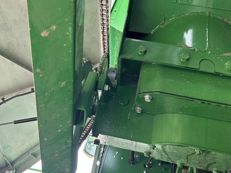 2024-john-deere-s790-image-15