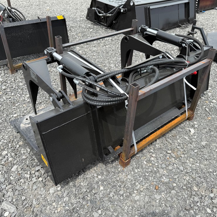 #2000 • #26527 • Unused GIYI GY-PG72C 72" Skid Steer Plate Grabber C-PBZMQ722507144