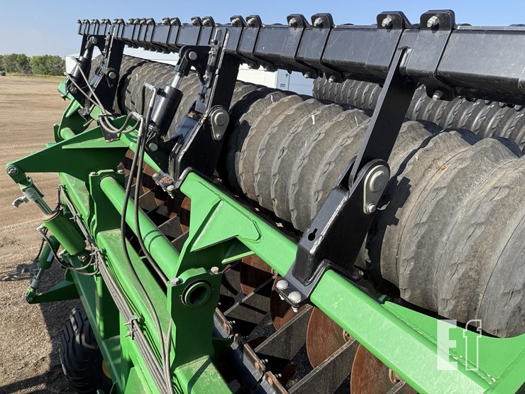 2021-john-deere-2680h-image-35