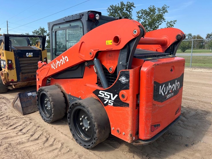 2022-kubota-ssv75-image-2