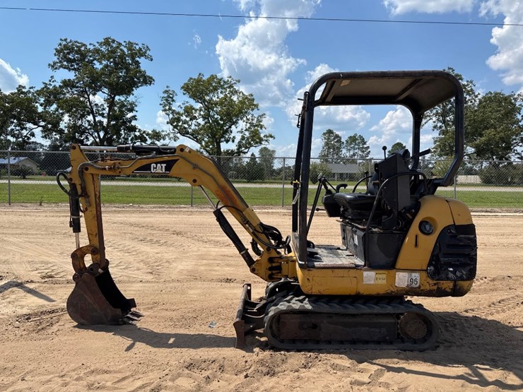 caterpillar-301.5-image-1