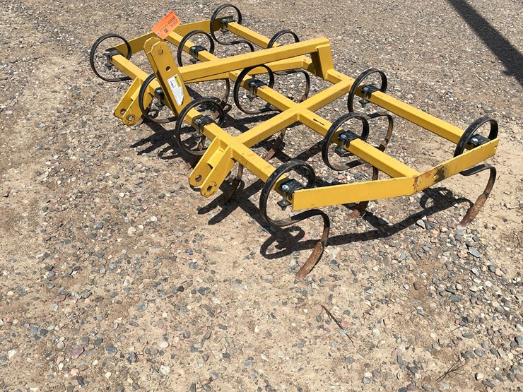 #2004-•-3-point-cultivator-tractor-attachment-image-4