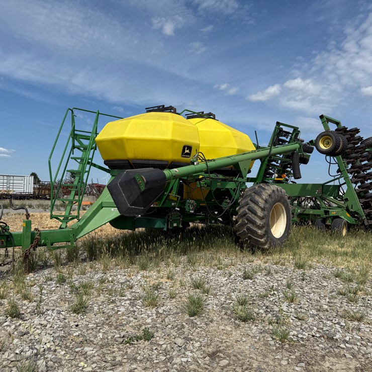JOHN DEERE 1900