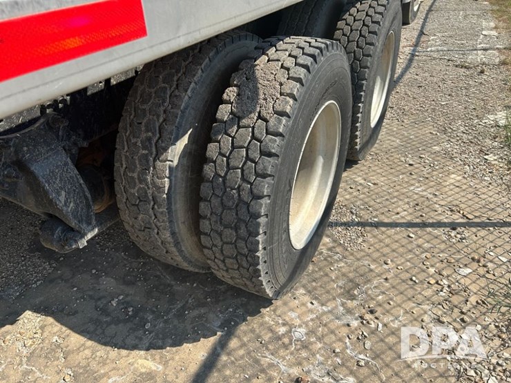 2001-freightliner-dry-tender-truck-(cp0656,-unit-28070)-image-7