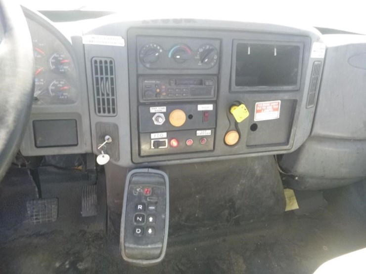 2006-international-durastar-4300-image-21