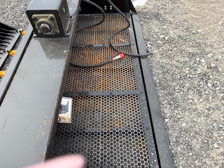 #2000-•-#26351-•-unused-giyi-59"-skid-steer-screening-bucket-dzdd2507130-image-7
