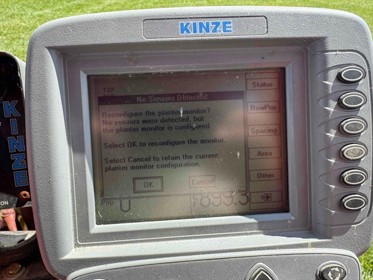 2014-kinze-3600-image-35