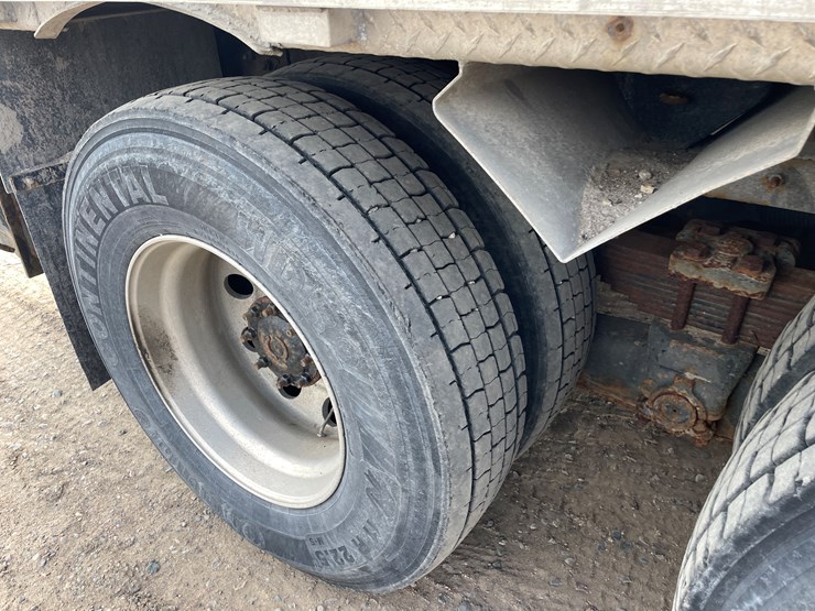 #2116-•-2014-international-7600-crane/digger-truck-(has-mn-title)-image-14