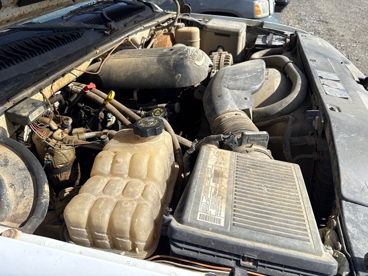 2002-chevrolet-1500-image-25