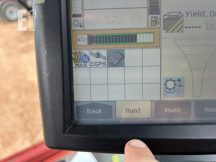 2015-case-ih-8240-image-87