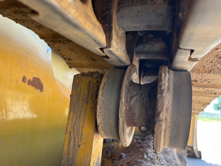2020-caterpillar-d6k2-lgp-image-22
