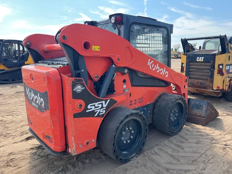 2022-kubota-ssv75-image-4