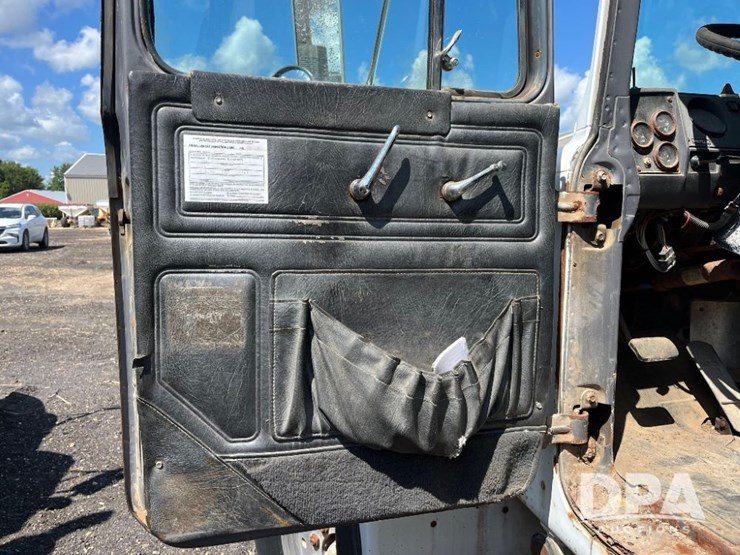 1995-mack-rd600gk-image-44