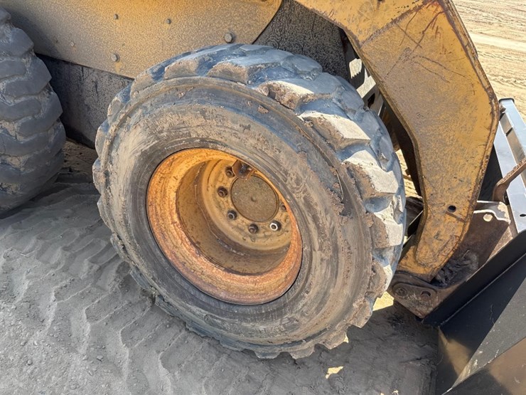 2004-caterpillar-262b-image-11