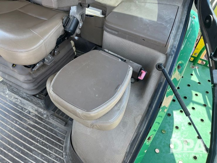 2014-john-deere-r4038-image-76