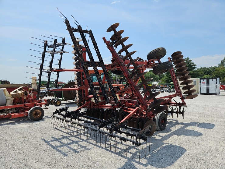 case-ih-3900-image-10